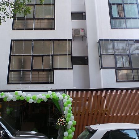 White House Hotel 벵갈루루 외부 사진