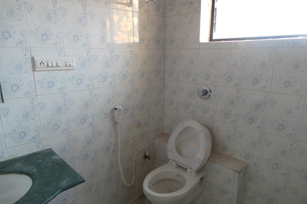 White House Hotel 벵갈루루 외부 사진